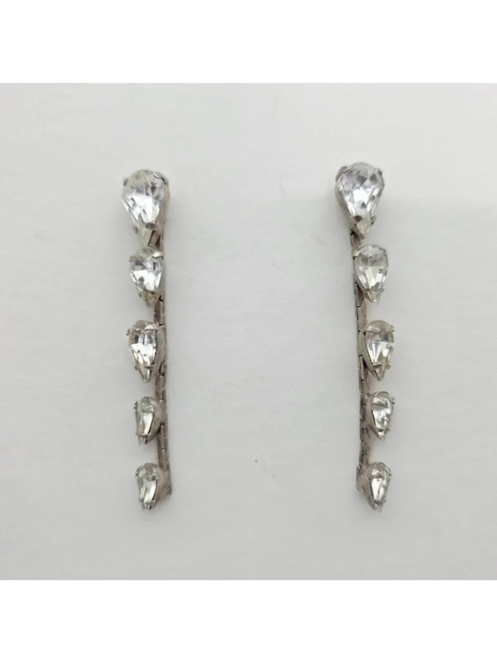 Crystal Drop Earrings With Teardrop Rhinestones In Silver Tone Vintage - Picture 1 of 4